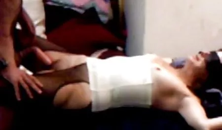 Bomber koboi menyodok bolep onlain dildo di vaginanya