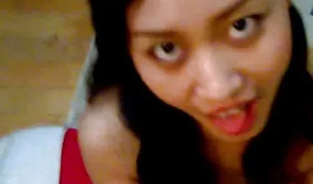 Seorang bokep online ayu azhari pria muda menyentak ayam di pelayan dan kacau di pantatnya