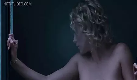 Di salah satu apartemen bokep online lengkap Rusia, upskirt mabuk keras bercinta