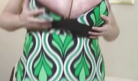Pesenam bokep sek onlen mendorong ayam di pantat