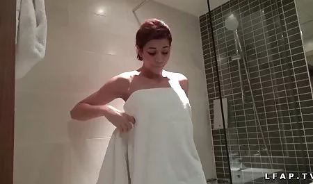 Bos mempekerjakan blondie dan menidurinya di hari bokep streaming dewasa kerja pertama