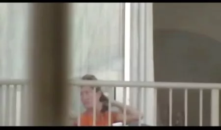 Babe seksi video bokep terbaru online dengan payudara kecil akan bercinta dengan tampan botak