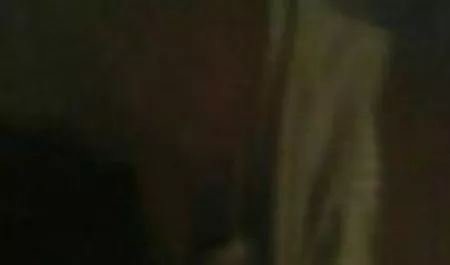Empat orang kulit hitam nonton boke online telah mengatur gangbang dan menembus lubang pelacur seksi