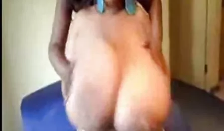 Jalang muda suka sekali bokep video full online memukul pantat