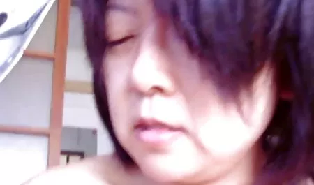 Cum menetes dari mulut kecil pirang itu nonton indobokep