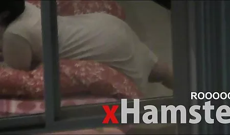 Guru situs video bokep online pendidikan jasmani terangsang meniduri seorang siswa berdada muda