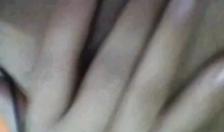 Bung besar botak nontonvidiobokeponline meniduri pirang seksi sambil sarapan