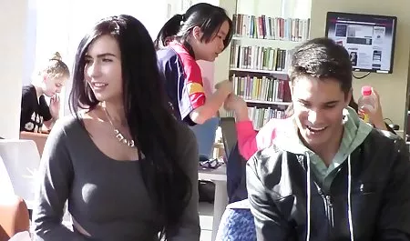 Pria kulit hitam suka mengisap bokeep online ayam teman