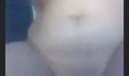 Redhead Verona Sky mendatangi bokep crot online kekasihnya dengan pakaian dalam untuk seks anal