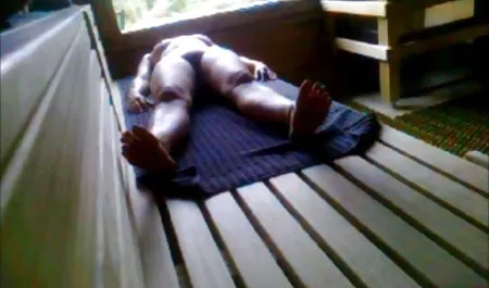 Sayang bermata biru mengisap ayam dan minuman bokep onlen pembantu cum