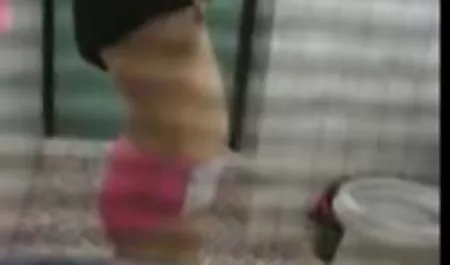 Seorang pria kurus yang lucu berhubungan seks dengan cewek berambut video bokep selingkuh online merah yang cantik