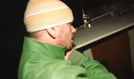 Si rambut nonton streaming xxx coklat dibawa keluar di atas kapal untuk bercinta keras