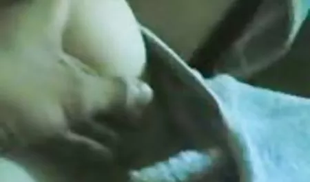 Pelacur Slutty membawa seorang pria ke jalan dan video bokap online membawa pulang untuk sialan