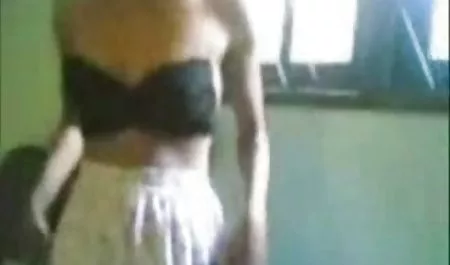 Pelacur cantik streaming bokep online terbaru menyebalkan penis gemuk